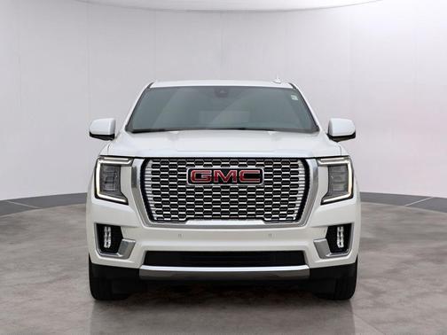 White Frost Tricoat 2021 GMC Yukon Denali