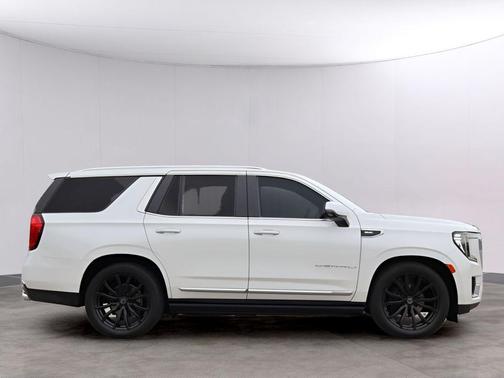 White Frost Tricoat 2021 GMC Yukon Denali