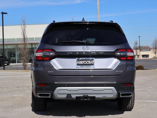2023 Honda Pilot AWD Elite