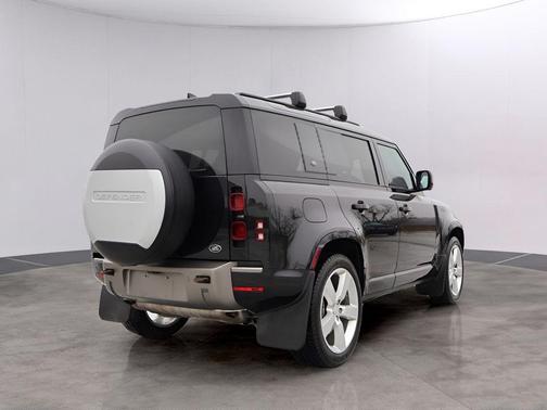 Santorini Black Metallic 2022 Land Rover Defender 110 X-Dynamic SE