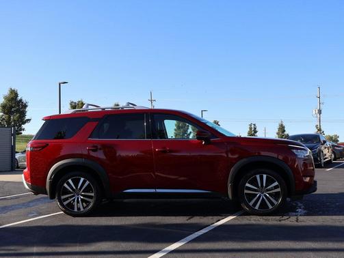 2023 Nissan Pathfinder Platinum 4WD