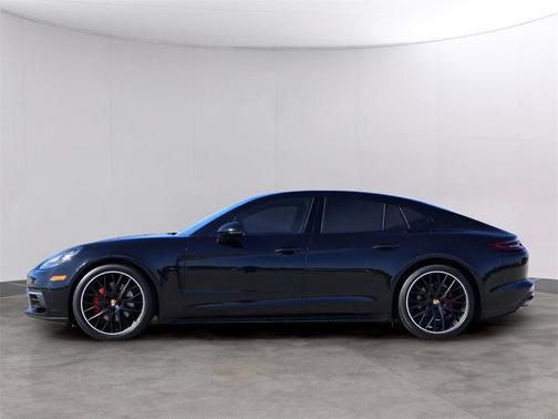 2018 Porsche Panamera 4S