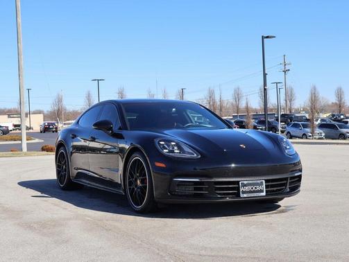 2018 Porsche Panamera 4S
