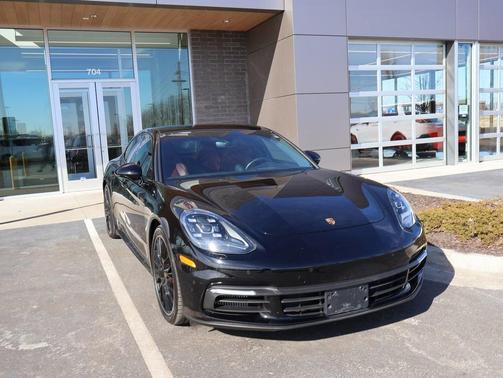 2018 Porsche Panamera 4S