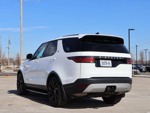 2025 Land Rover Discovery P300 S