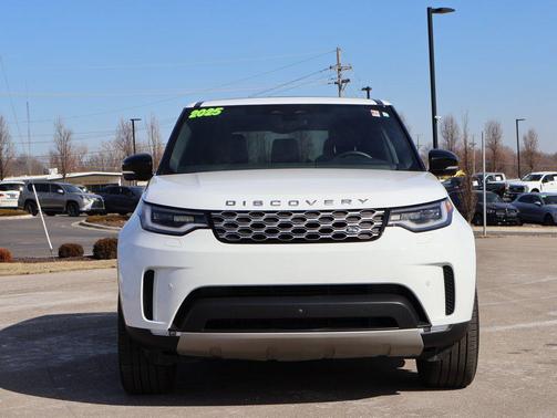 2025 Land Rover Discovery P300 S