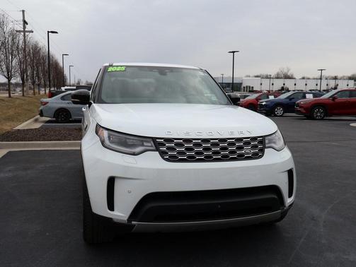 2025 Land Rover Discovery P300 S