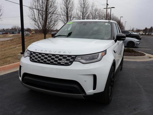 2025 Land Rover Discovery P300 S