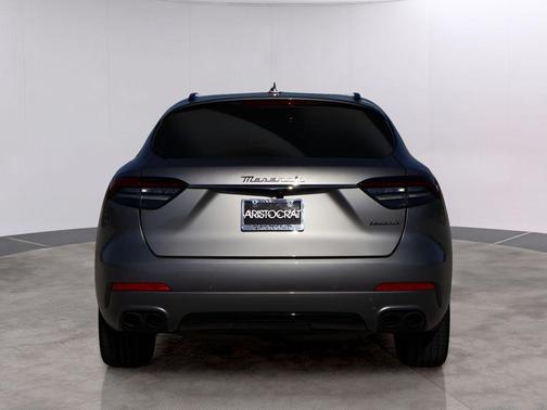 Grigio Metallic 2022 Maserati Levante GT