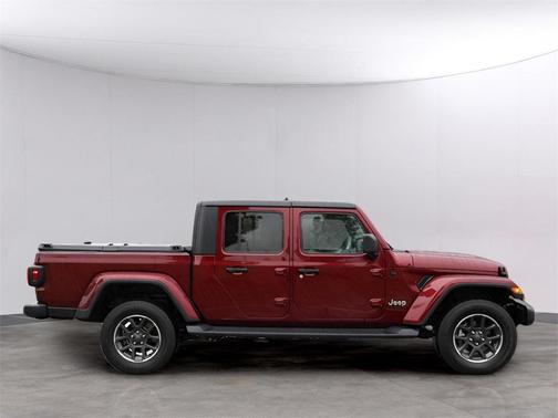2022 Jeep Gladiator Overland