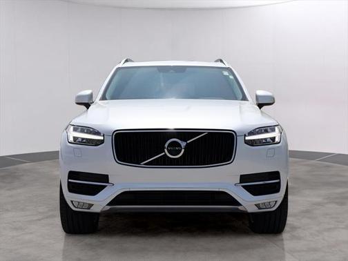 2017 Volvo XC90 T6 Momentum