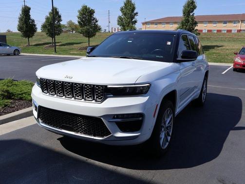 2023 Jeep Grand Cherokee Summit