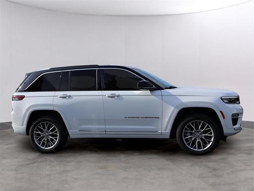 2023 Jeep Grand Cherokee Summit