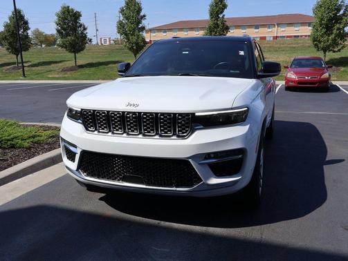 2023 Jeep Grand Cherokee Summit