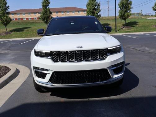 2023 Jeep Grand Cherokee Summit