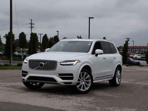 Crystal White Pearl 2017 Volvo XC90 Hybrid T8 Inscription