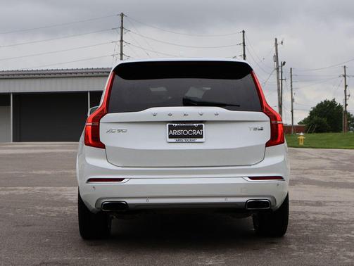 Crystal White Pearl 2017 Volvo XC90 Hybrid T8 Inscription