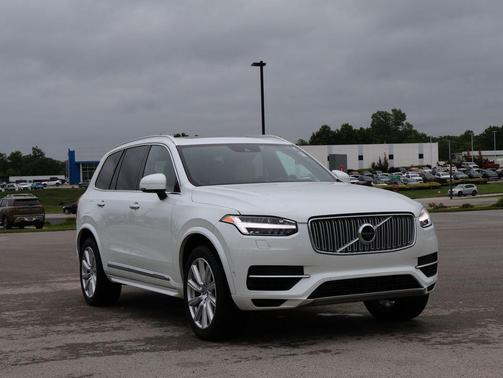 Crystal White Pearl 2017 Volvo XC90 Hybrid T8 Inscription