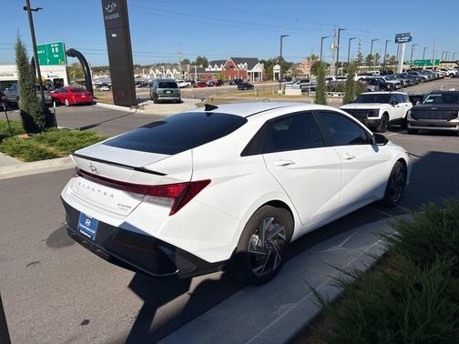 2025 Hyundai ELANTRA Sport