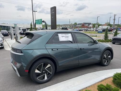 2025 Hyundai IONIQ 5 SE