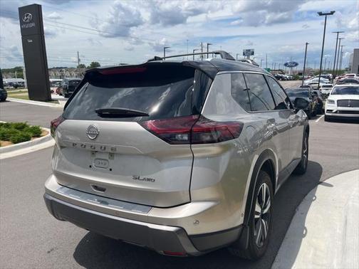2024 Nissan Rogue SL