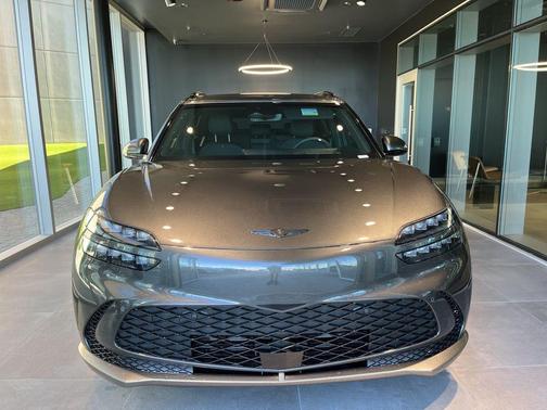Makalu Gray 2024 Genesis GV60 Standard RWD