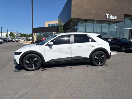 2025 Hyundai IONIQ 5 SE