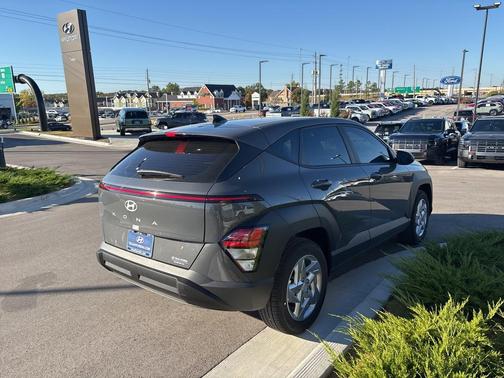 2026 Hyundai KONA SE