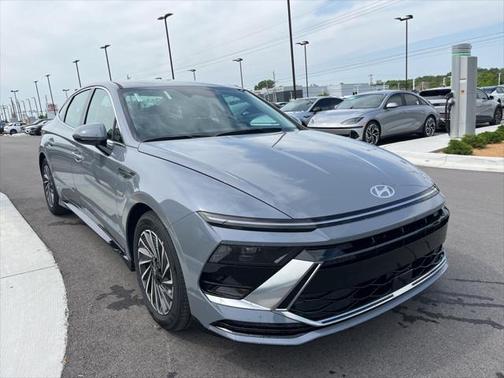 2025 Hyundai SONATA Hybrid SE