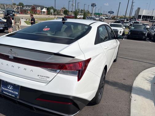 2025 Hyundai ELANTRA Sport