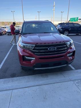 Rapid Red Metallic Tinted Clearcoat 2020 Ford Explorer XLT