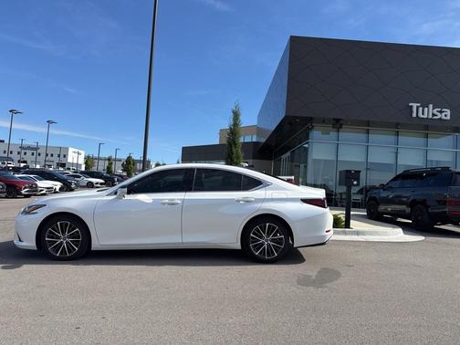 2023 Lexus ES 350 Base