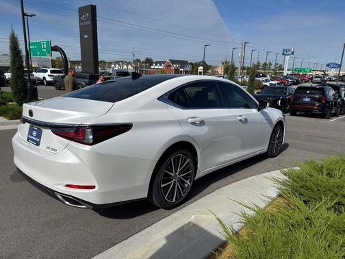 2023 Lexus ES 350 Base