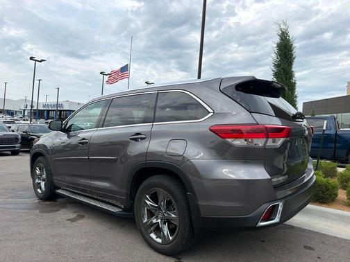Predawn Gray Mica 2017 Toyota Highlander Limited Platinum