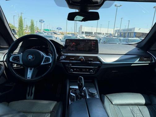 Black Sapphire Metallic 2021 BMW 540 i xDrive