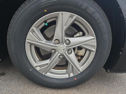 2022 Hyundai SONATA SE