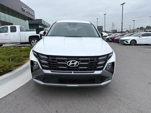 Serenity White Pearl 2025 Hyundai TUCSON SE