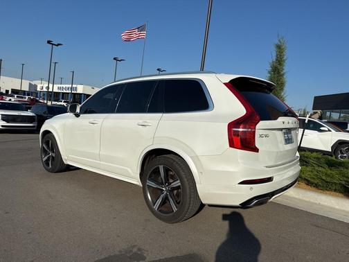 2019 Volvo XC90 T6 R-Design