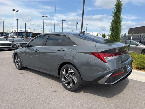 Ecotronic Gray 2026 Hyundai ELANTRA Limited