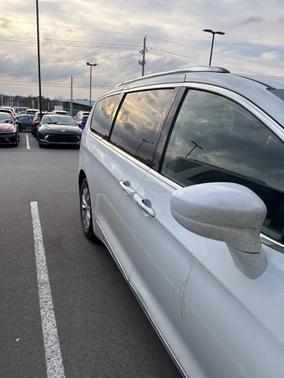 2018 Chrysler Pacifica Touring-L