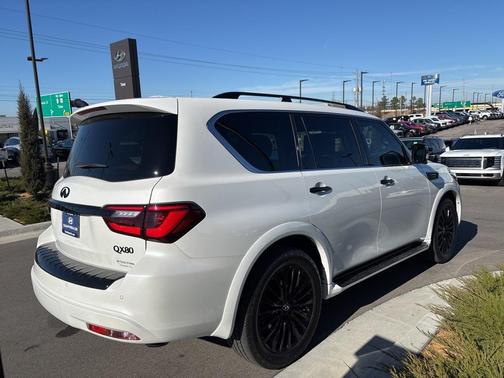 2023 INFINITI QX80 SENSORY