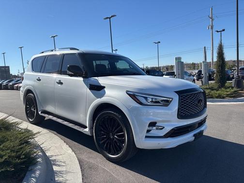2023 INFINITI QX80 SENSORY