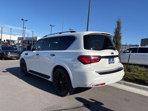 2023 INFINITI QX80 SENSORY