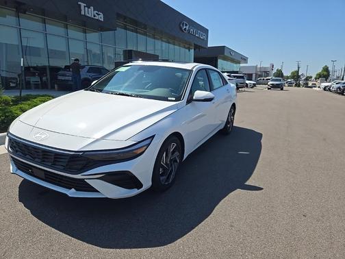 2025 Hyundai ELANTRA Limited