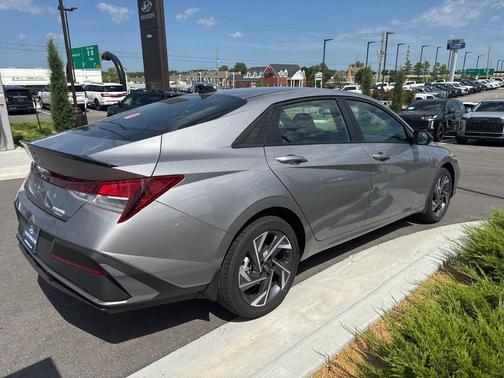 2025 Hyundai ELANTRA Sport