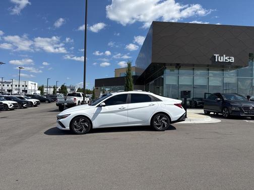 2025 Hyundai ELANTRA HEV Limited