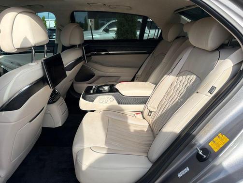 Savile Silver 2022 Genesis G90 5.0 Ultimate