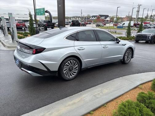 2025 Hyundai SONATA Hybrid SE