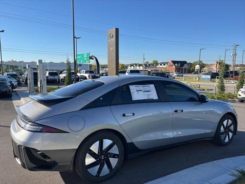 2025 Hyundai IONIQ 6 SE
