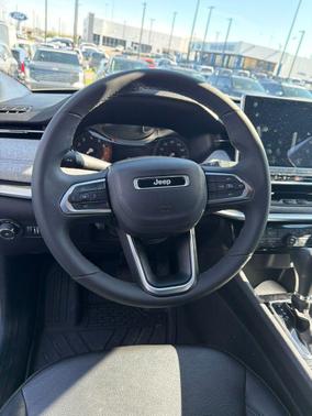 Silver Zynith Metallic Clearcoat 2024 Jeep Compass Latitude